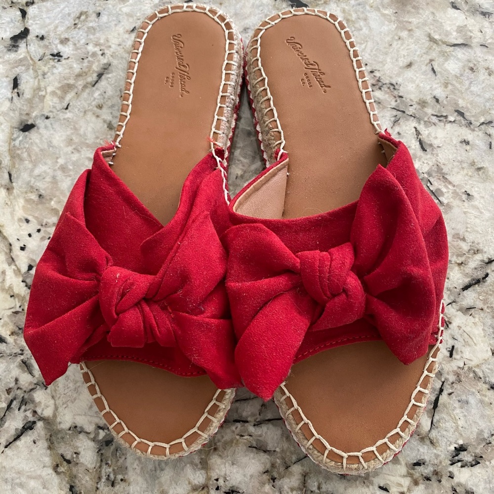 Universal Threads Red Bow Slide - image 1